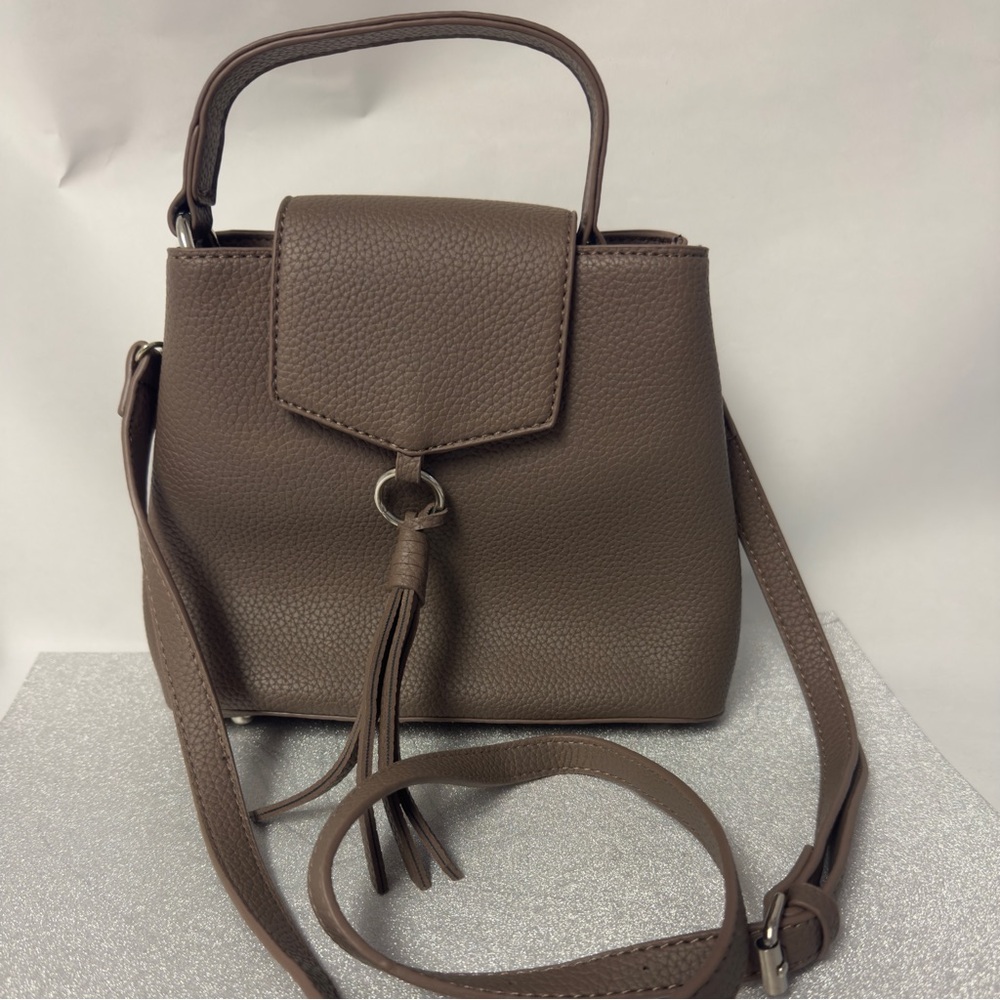 ELEGANT Taupe Faux Leather Handbag NWOT